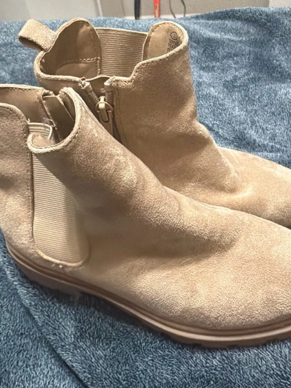 Girls size 2Y Suede  Ankle Boots in Tan